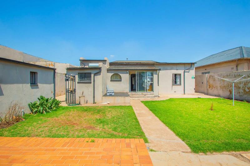 6 Bedroom Property for Sale in Brixton Gauteng