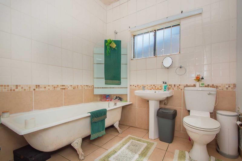 6 Bedroom Property for Sale in Brixton Gauteng