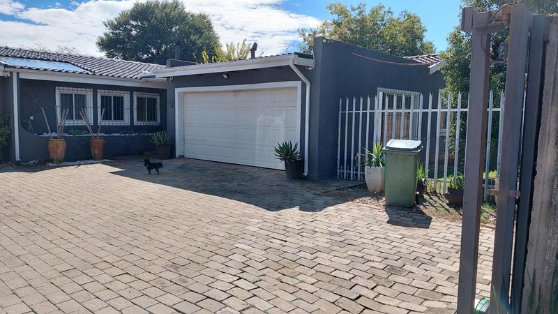 4 Bedroom Property for Sale in Brackendowns Gauteng