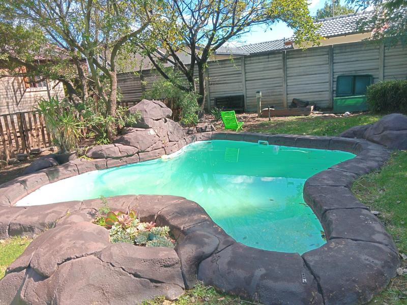 4 Bedroom Property for Sale in Brackendowns Gauteng