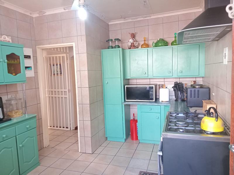 3 Bedroom Property for Sale in Brackendowns Gauteng