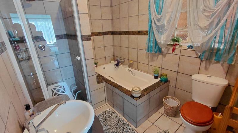 3 Bedroom Property for Sale in Brackendowns Gauteng
