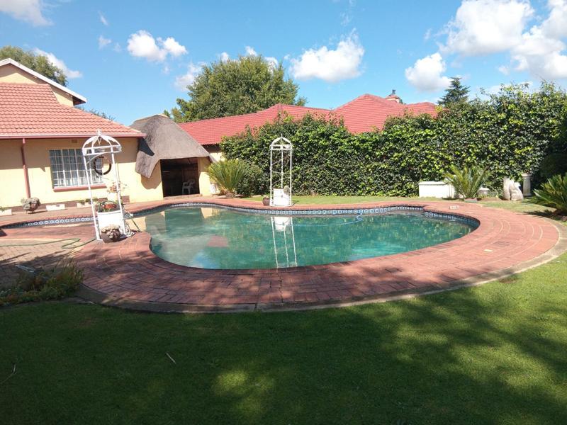 3 Bedroom Property for Sale in Brackendowns Gauteng