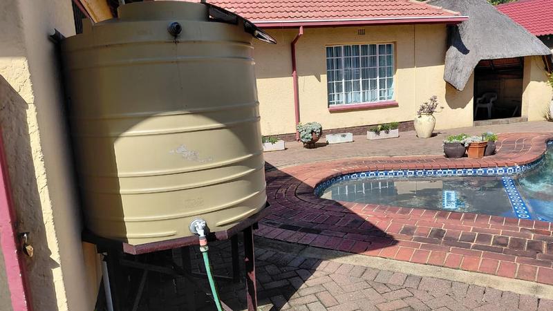 3 Bedroom Property for Sale in Brackendowns Gauteng