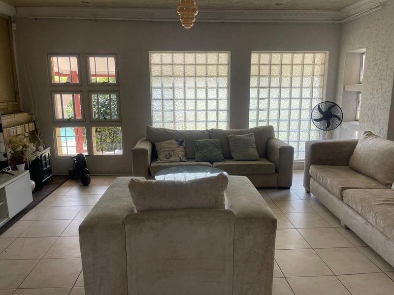 4 Bedroom Property for Sale in Glenanda Gauteng