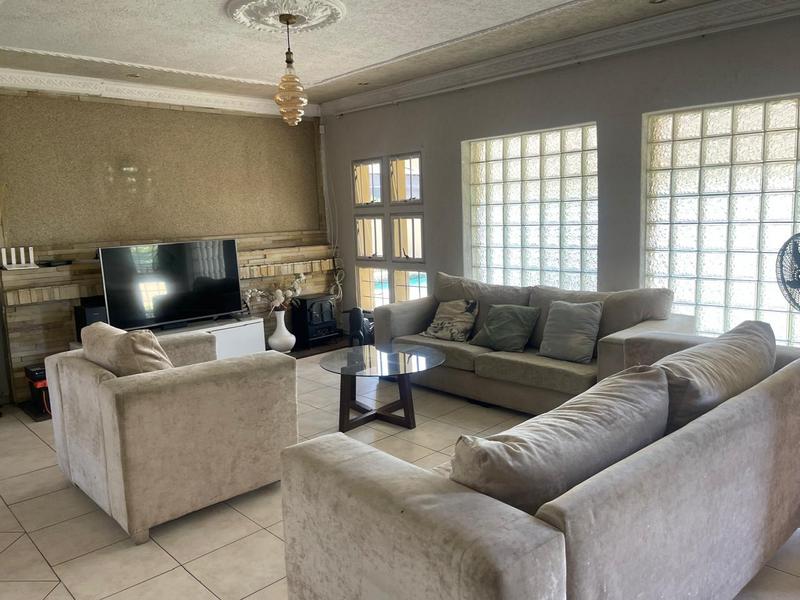 4 Bedroom Property for Sale in Glenanda Gauteng
