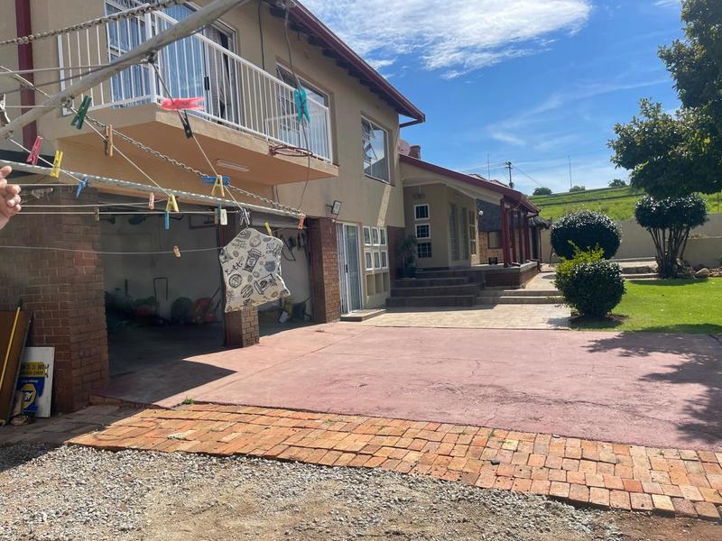 4 Bedroom Property for Sale in Glenanda Gauteng