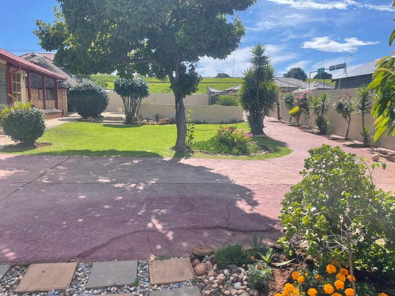 4 Bedroom Property for Sale in Glenanda Gauteng