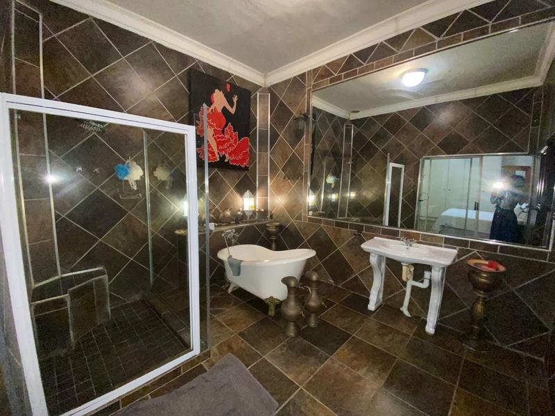 11 Bedroom Property for Sale in Clayville East Gauteng
