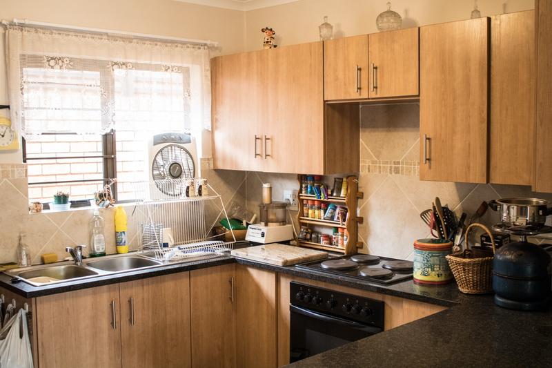 2 Bedroom Property for Sale in Eldoraigne Gauteng