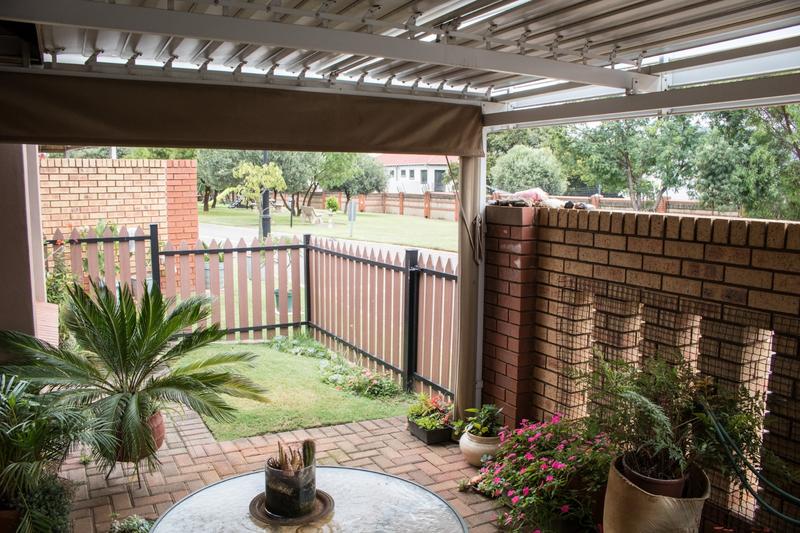 2 Bedroom Property for Sale in Eldoraigne Gauteng