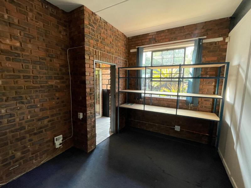 To Let Commercial Property for Rent in Rooihuiskraal Gauteng
