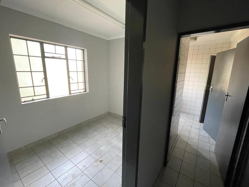 To Let Commercial Property for Rent in Rooihuiskraal Gauteng