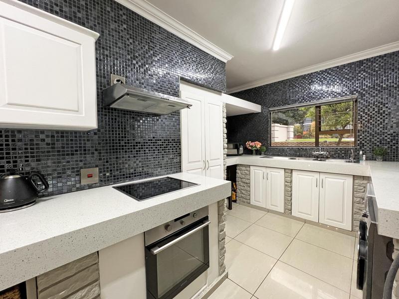3 Bedroom Property for Sale in Featherbrooke Estate Gauteng