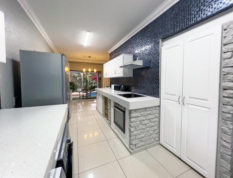 3 Bedroom Property for Sale in Featherbrooke Estate Gauteng