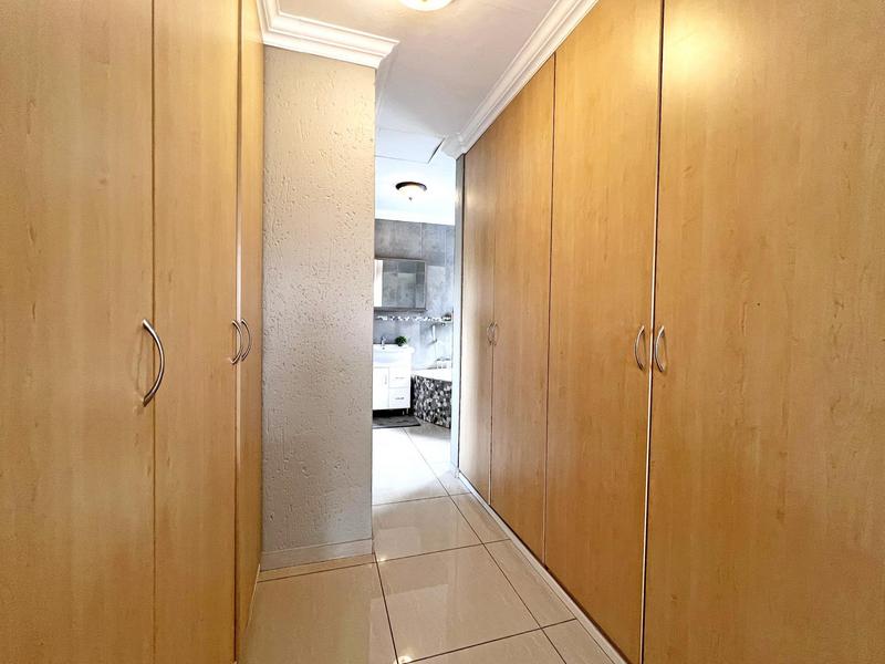 3 Bedroom Property for Sale in Featherbrooke Estate Gauteng
