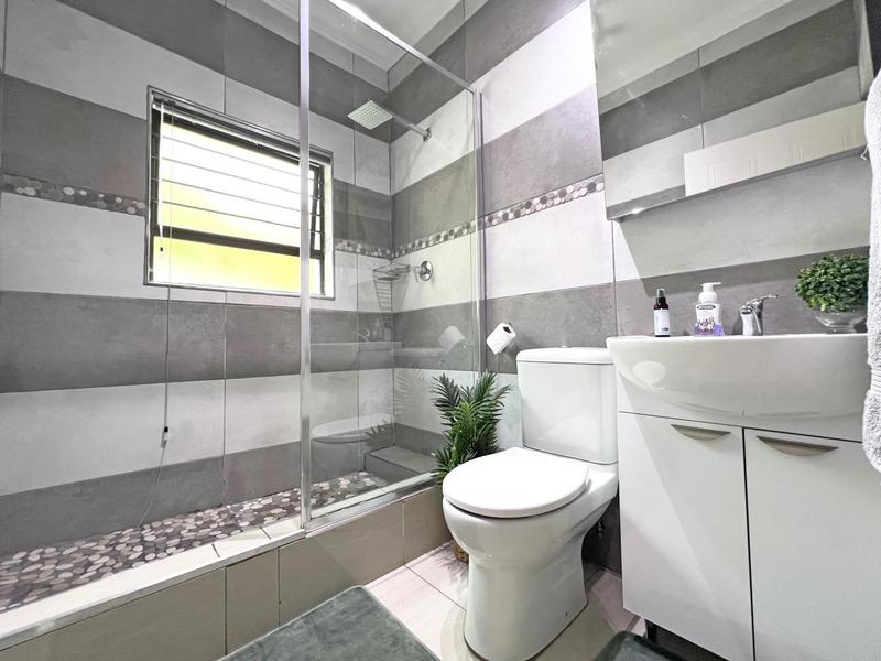 3 Bedroom Property for Sale in Featherbrooke Estate Gauteng