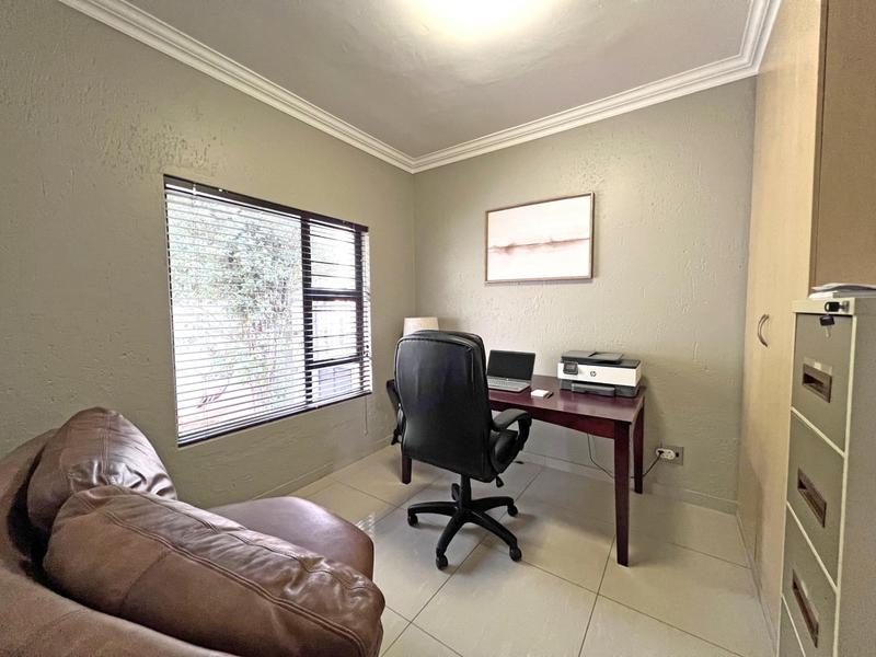 3 Bedroom Property for Sale in Featherbrooke Estate Gauteng