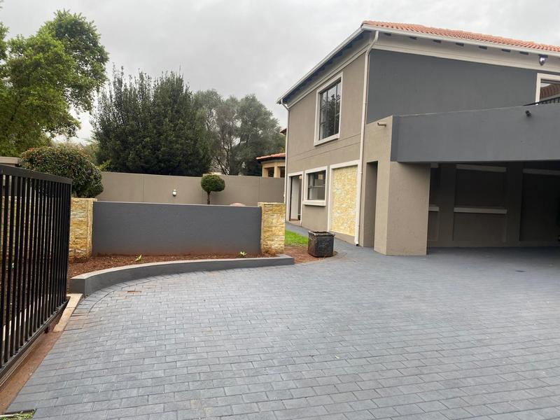 6 Bedroom Property for Sale in Midstream Estate Gauteng