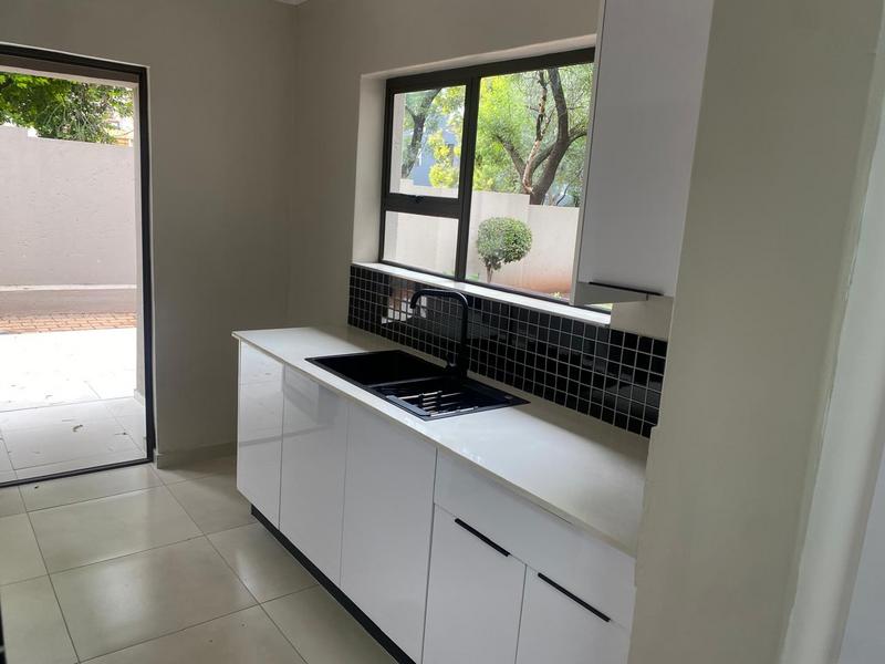 6 Bedroom Property for Sale in Midstream Estate Gauteng
