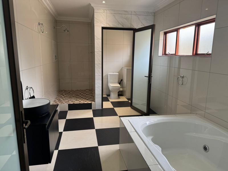 6 Bedroom Property for Sale in Midstream Estate Gauteng