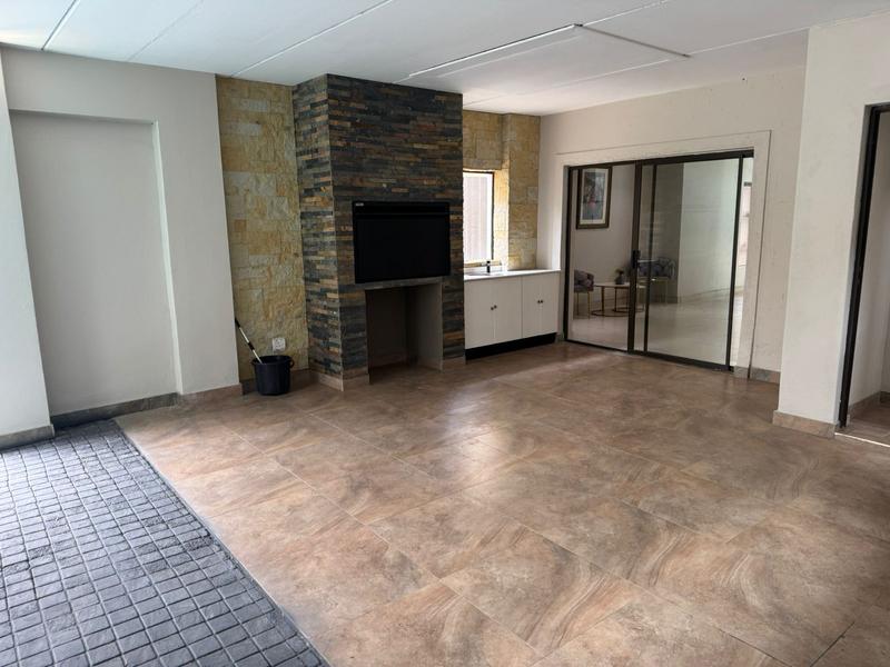 6 Bedroom Property for Sale in Midstream Estate Gauteng