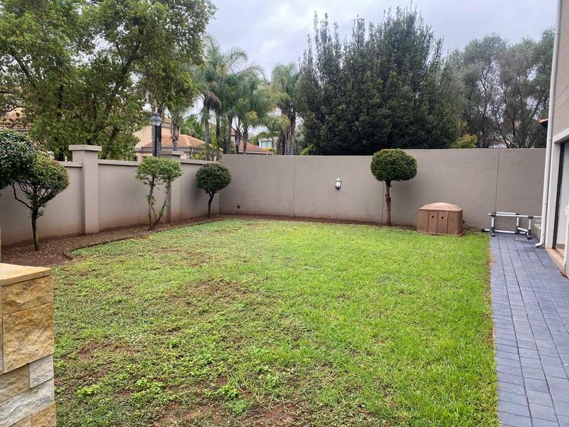 6 Bedroom Property for Sale in Midstream Estate Gauteng