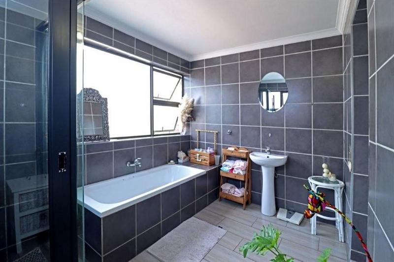 3 Bedroom Property for Sale in Cinderella Gauteng