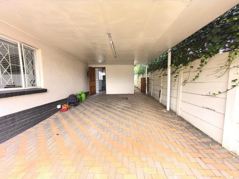 To Let 1 Bedroom Property for Rent in Edenvale Gauteng