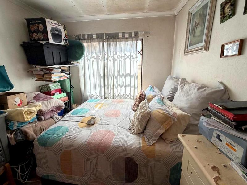 To Let 2 Bedroom Property for Rent in Fleurhof Gauteng