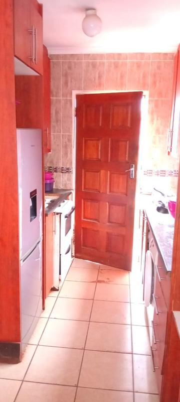 2 Bedroom Property for Sale in Protea Glen Gauteng