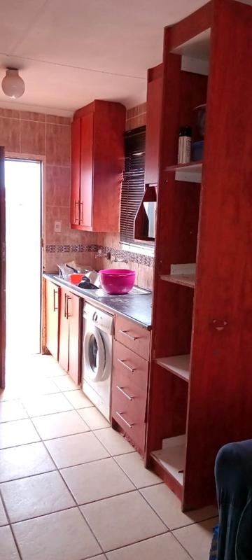 2 Bedroom Property for Sale in Protea Glen Gauteng