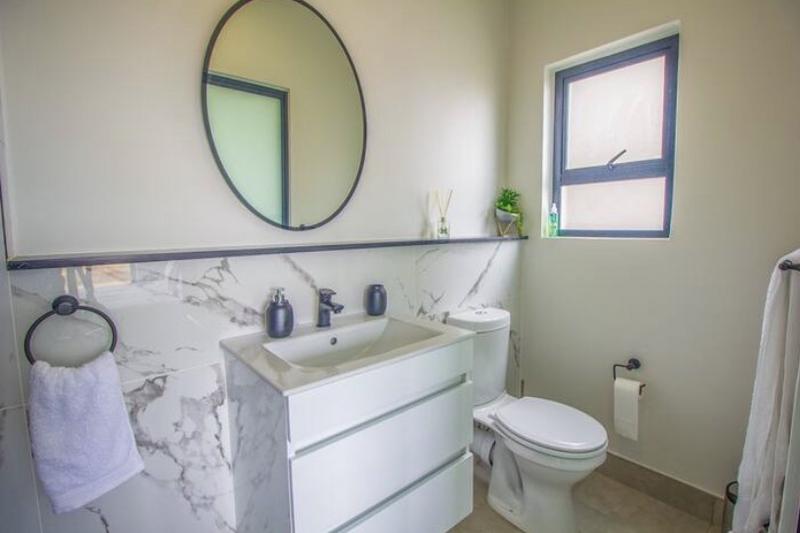 2 Bedroom Property for Sale in Waterfall Gauteng