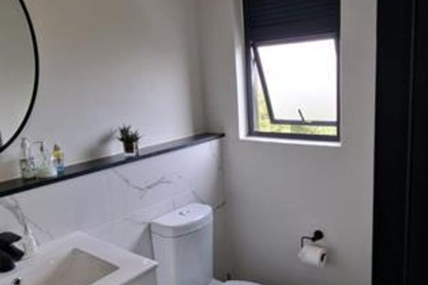 2 Bedroom Property for Sale in Waterfall Gauteng