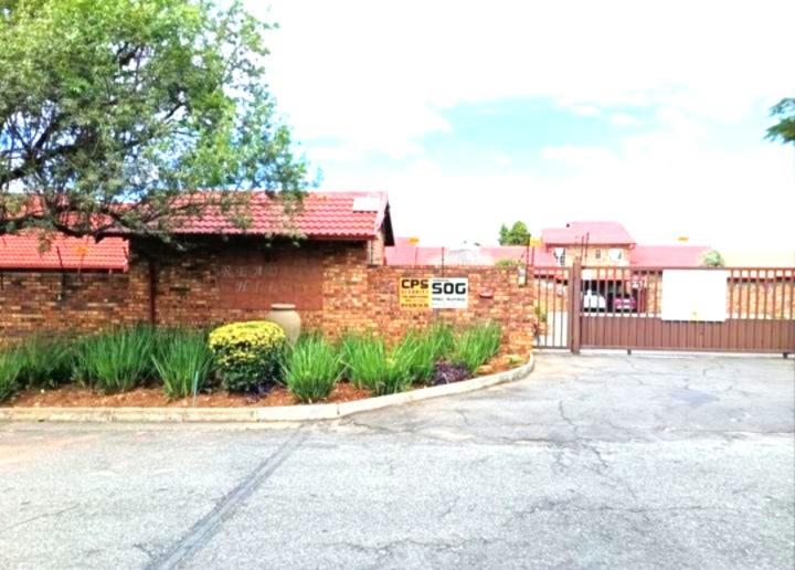 3 Bedroom Property for Sale in South Crest Gauteng