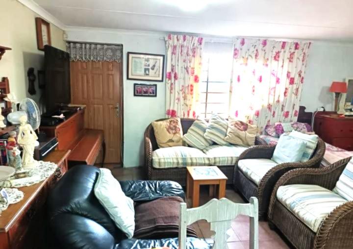 3 Bedroom Property for Sale in South Crest Gauteng