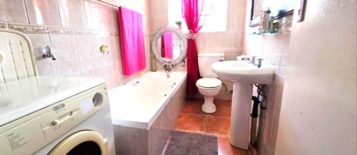 3 Bedroom Property for Sale in South Crest Gauteng