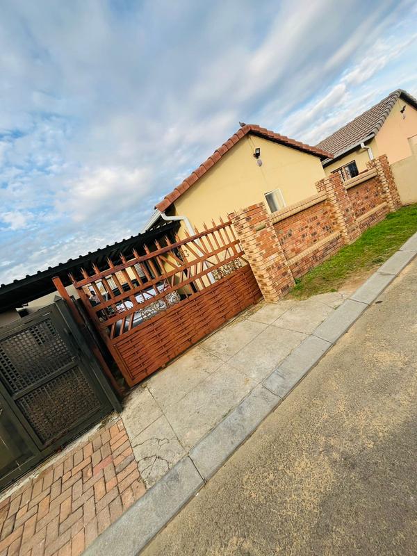 3 Bedroom Property for Sale in Windmill Park Gauteng