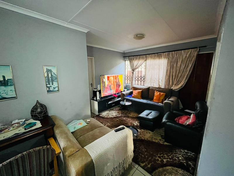 3 Bedroom Property for Sale in Windmill Park Gauteng