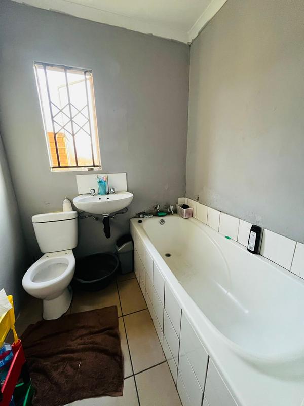 3 Bedroom Property for Sale in Windmill Park Gauteng