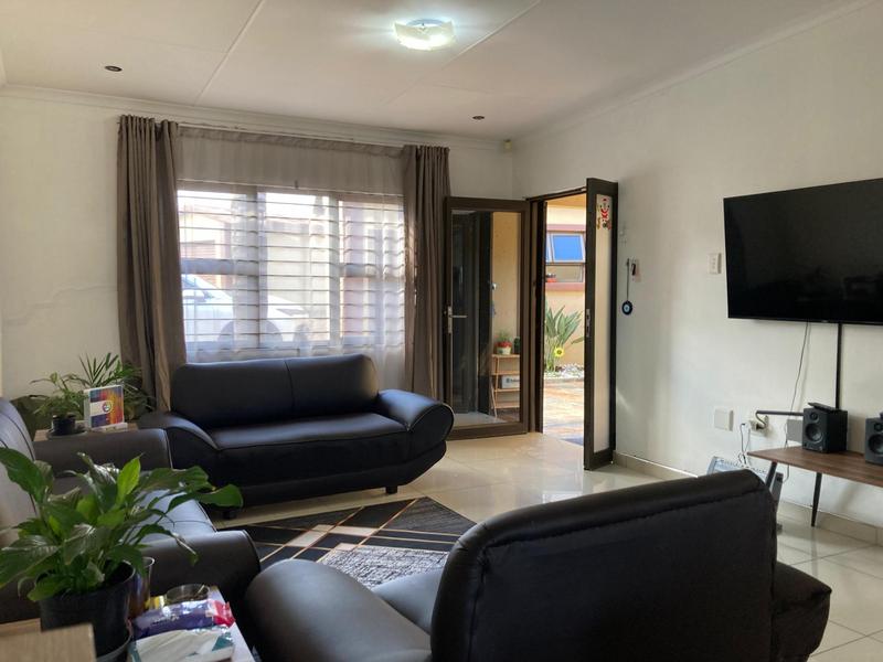 3 Bedroom Property for Sale in Liefde en Vrede Gauteng