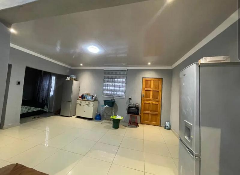 2 Bedroom Property for Sale in Winterveldt Gauteng