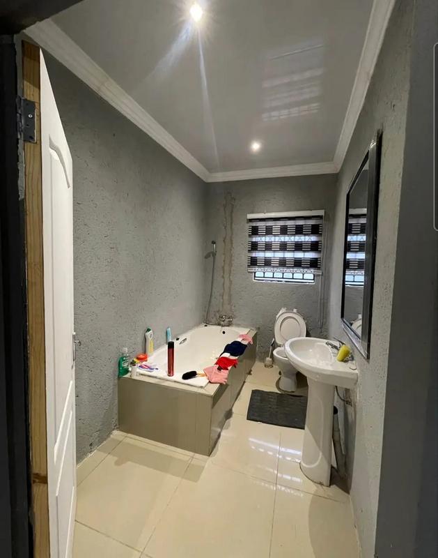 2 Bedroom Property for Sale in Winterveldt Gauteng