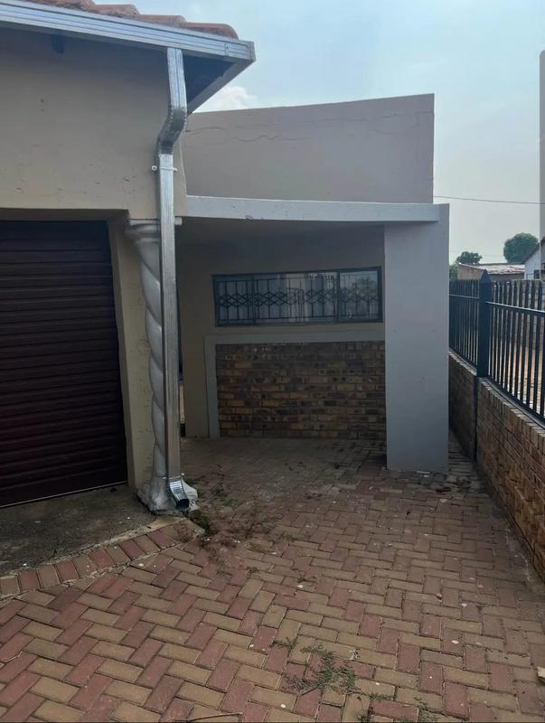 2 Bedroom Property for Sale in Soshanguve VV Gauteng