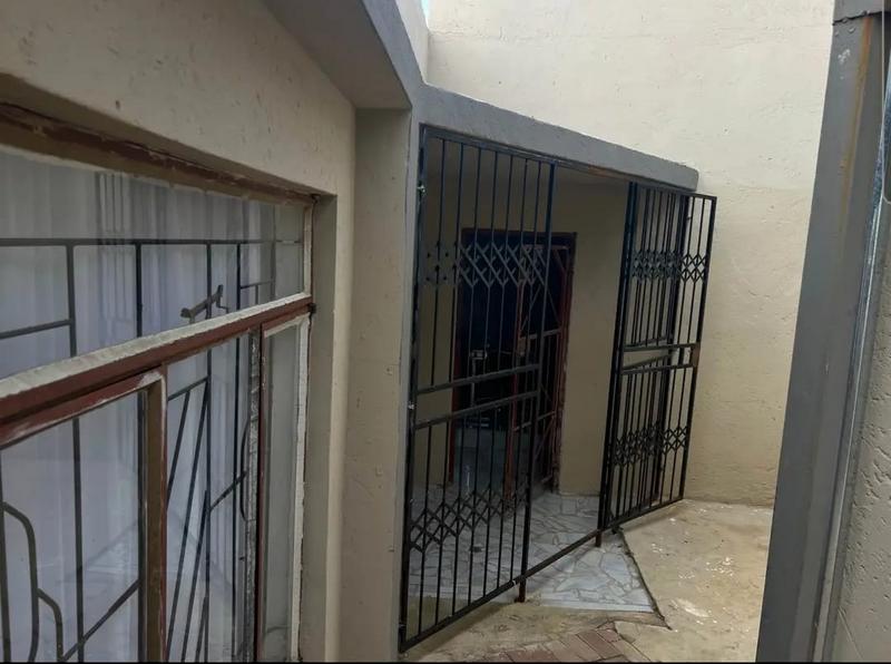 2 Bedroom Property for Sale in Soshanguve VV Gauteng