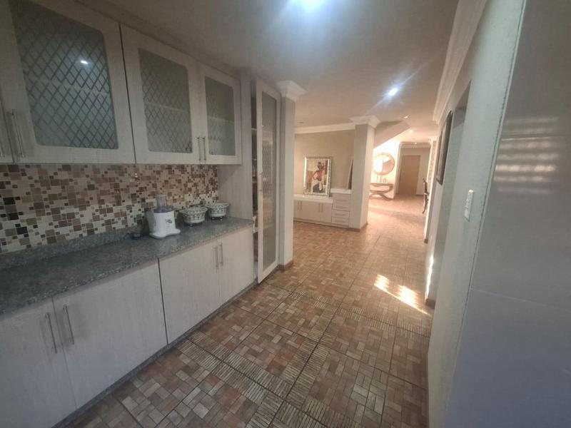 5 Bedroom Property for Sale in Amandasig Gauteng