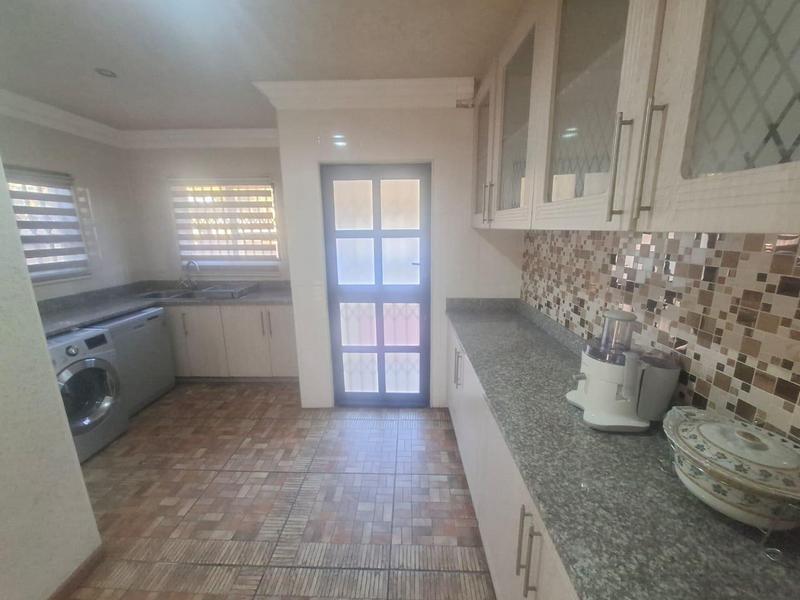 5 Bedroom Property for Sale in Amandasig Gauteng