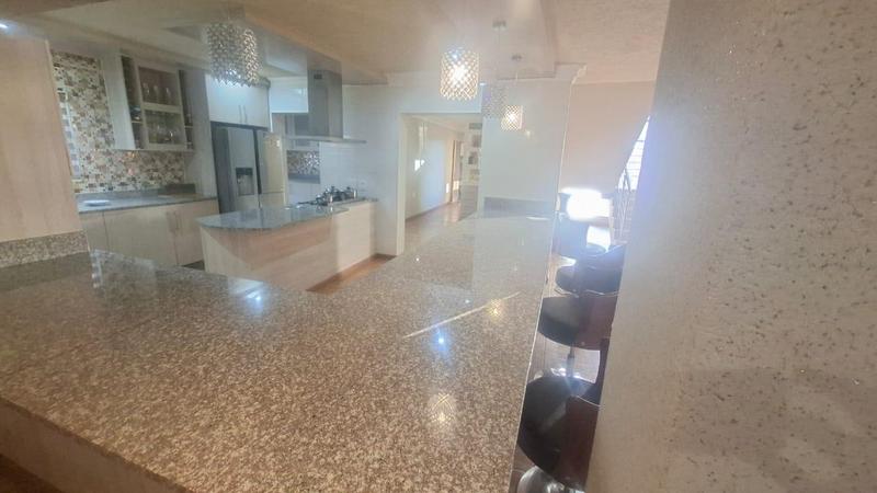 5 Bedroom Property for Sale in Amandasig Gauteng