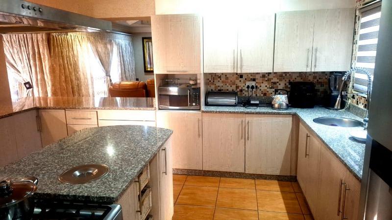 5 Bedroom Property for Sale in Amandasig Gauteng