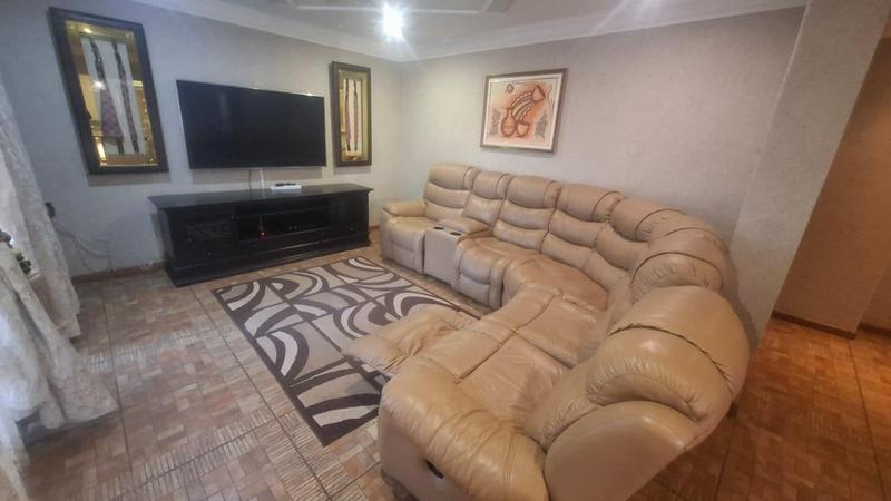 5 Bedroom Property for Sale in Amandasig Gauteng